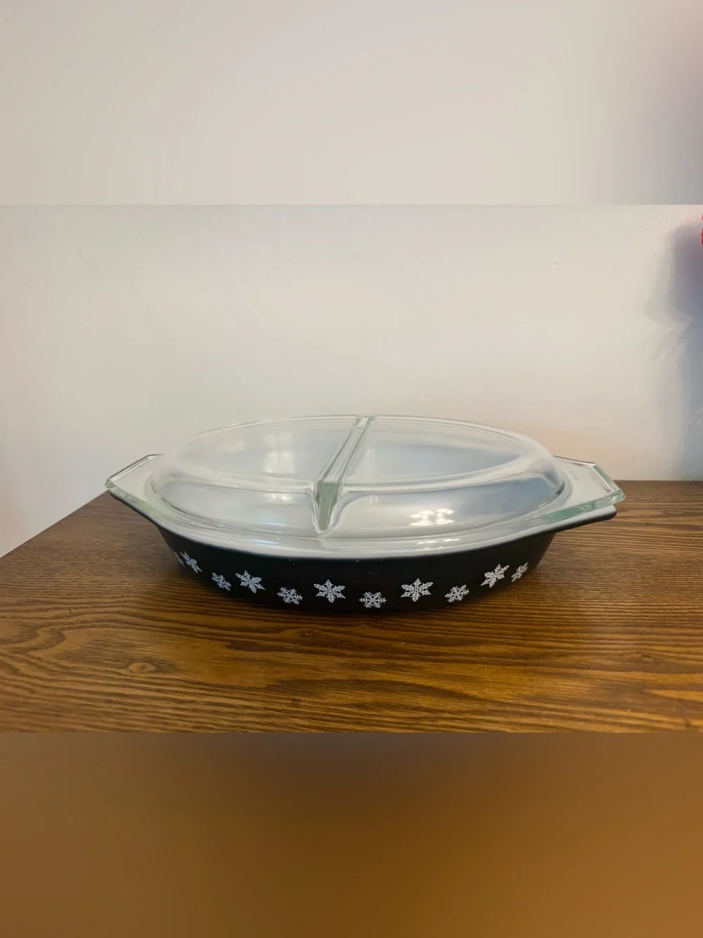 Vintage Pyrex Charcoal Black Snowflake Divided Casserole Dish 1.5 Qt w/ Lid GUC